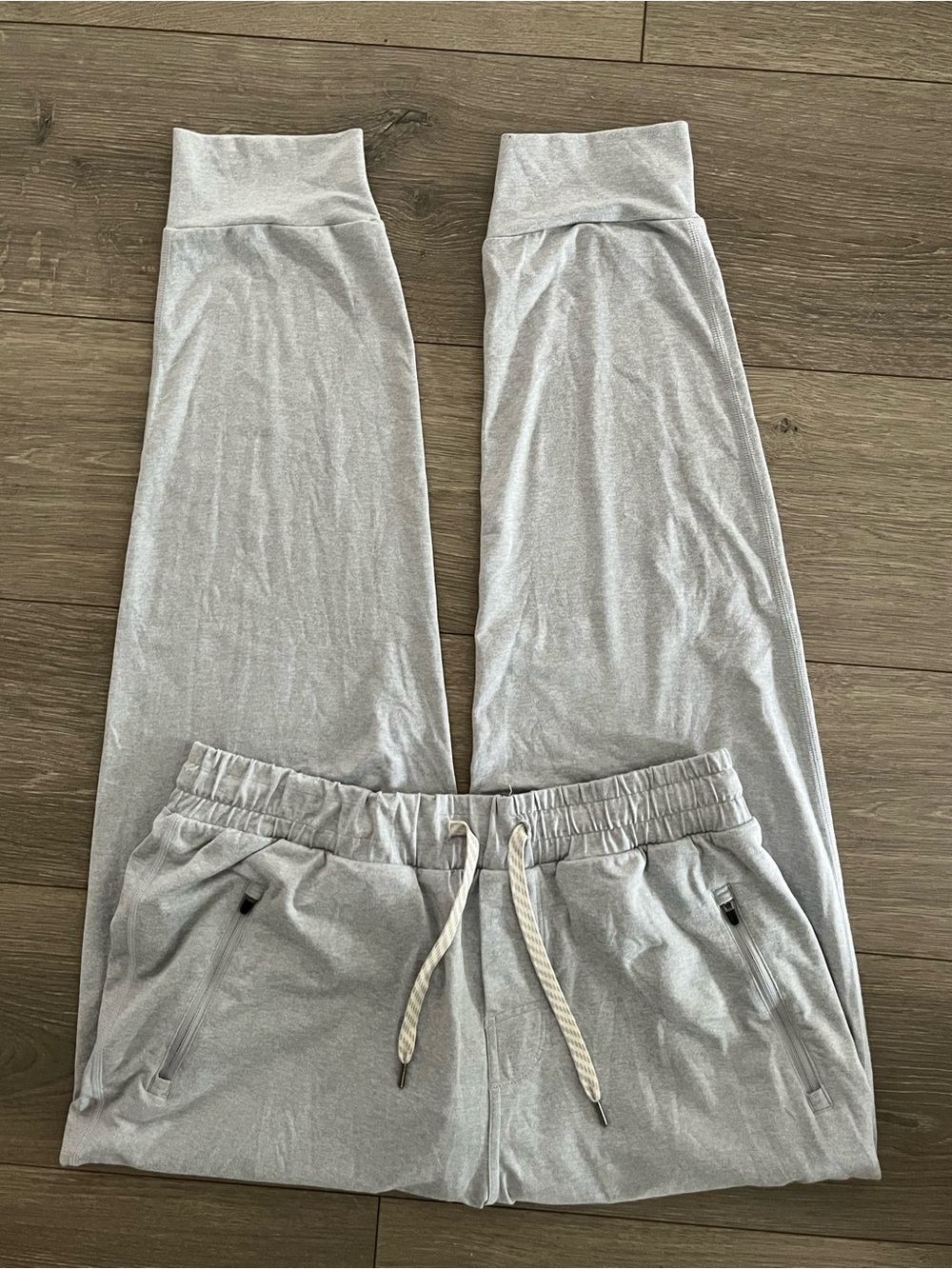 Like New Vuori Light Gray Performance Sweatpants Joggers Size Large